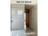 Bad mit Wanne - 