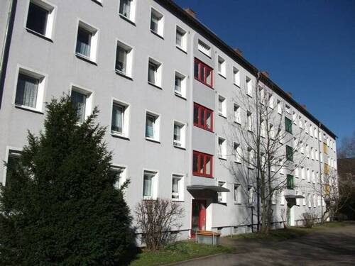 Hausansicht - ...solide 3-Raum Wohnung in absoluter Zentrumsnähe
