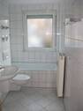 Bad mit Wanne - 