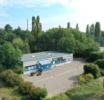 Attraktives Büro- und Lagergebäude: Vielseitige Nutzung, 7 Räume, großzügige Garage mit Rolltor - Güstrow