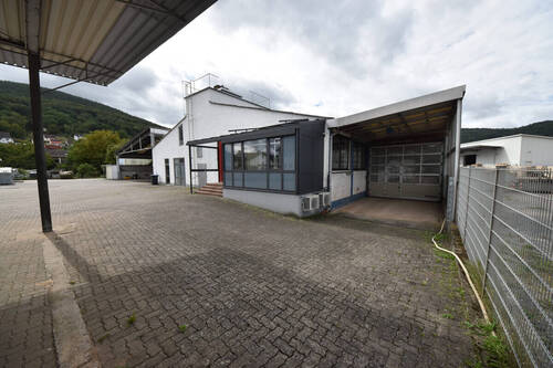 Einfahrt ehemalige Lackierhalle - 