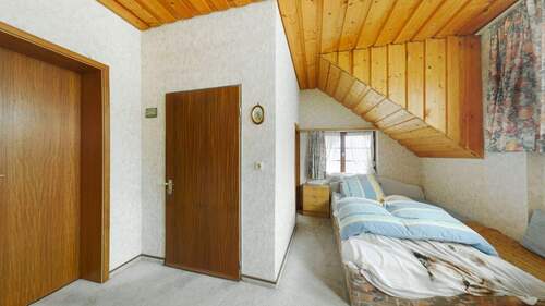 Zimmer_OG_Altbau_2c - 