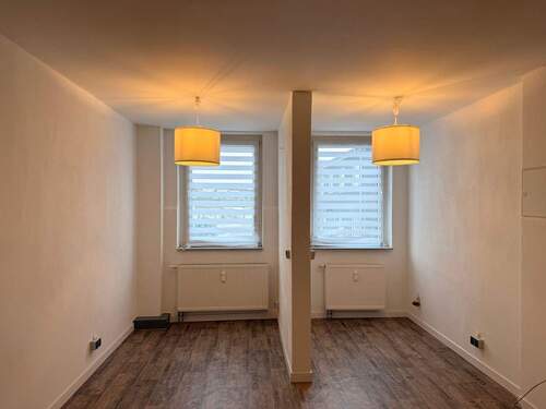 Büroeinheit - 1 Zimmer Mehrfamilienhaus, Wohnhaus zur Miete in Brieselang