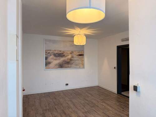 Büroeinheit - 1 Zimmer Mehrfamilienhaus, Wohnhaus in Brieselang