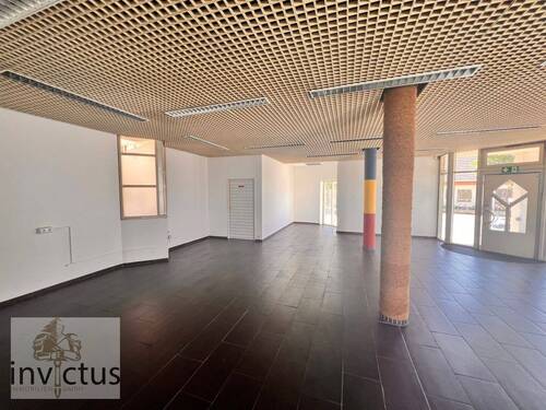 Verkaufs-/ Bürofläche - 