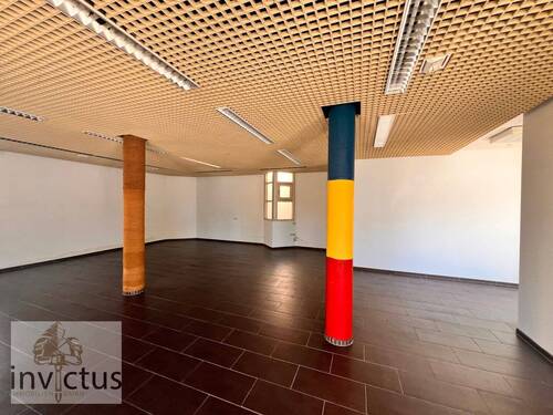 Verkaufs-/ Bürofläche - 