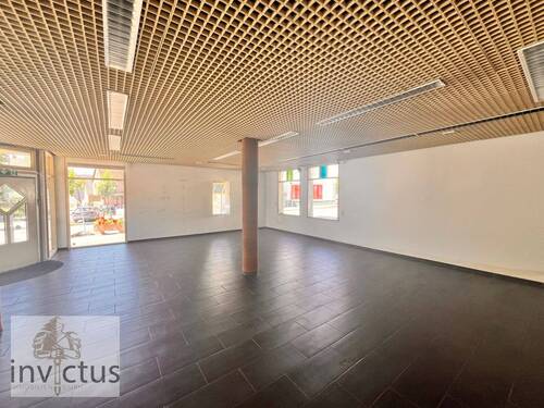 Verkaufs-/ Bürofläche - 