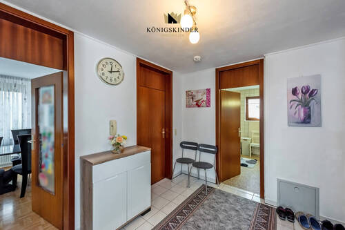 ...in die Wohnung. - 