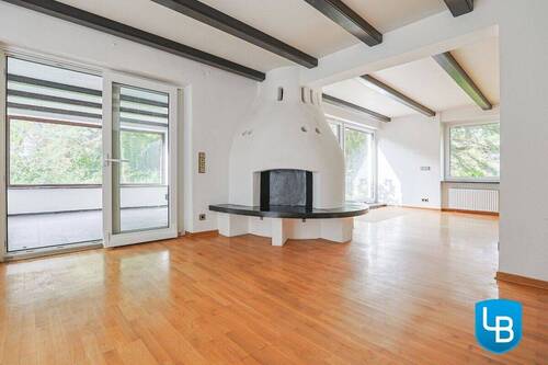 Wohnzimmer mit Kamin - 