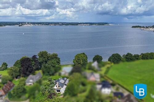 In zweiter Reihe an der Förde - 8 Zimmer Einfamilienhaus zum Kaufen in Heikendorf / Kitzeberg