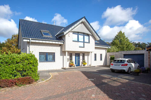 Hausansicht Vorne - 6 Zimmer Einfamilienhaus zum Kaufen in Wegberg