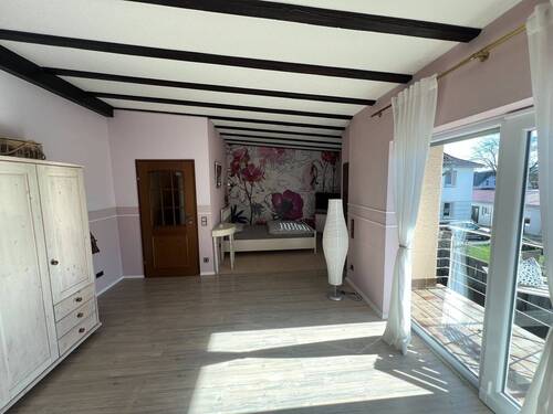 Zimmer 2 mit Balkon DG Haus 2 - 