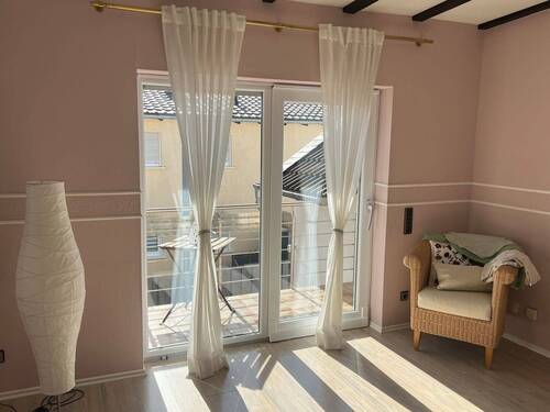 Zimmer 2 mit Balkon DG Haus 2 - 