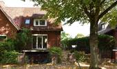 Haus Front.jpg - Doppelhaushälfte zur Sanierung in ruhiger Wohnlage Festpreis € 200.000,-