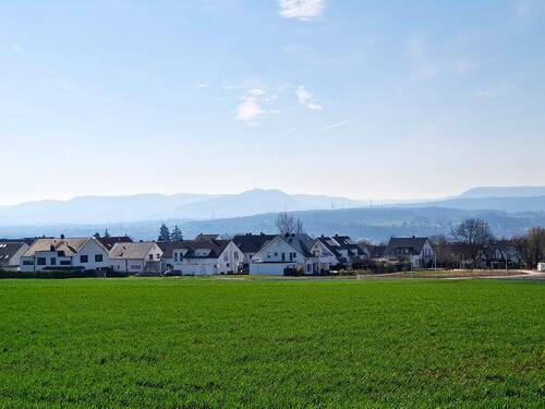 Blick auf die Bauplätze im Neubaugebiet - 