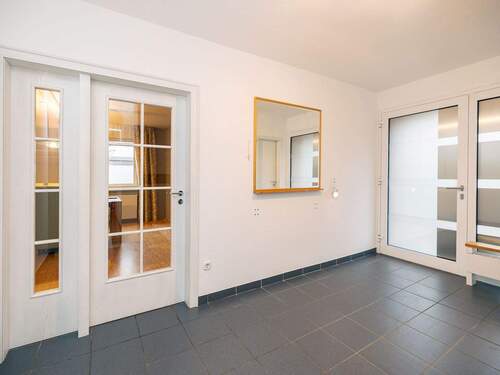 Flur - Bungalow mit 124,60 m&sup2; in Schloß Holte-Stukenbrock zum Kaufen