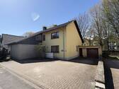 Parkflächen vorm Haus - 