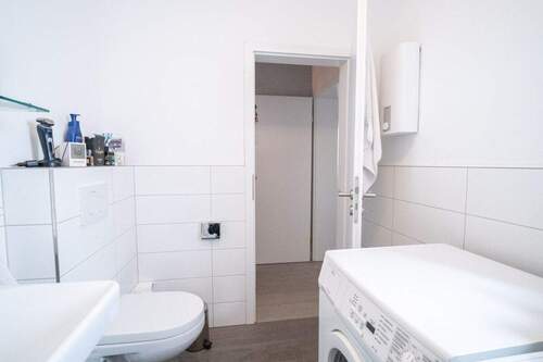 Tageslichtbadezimmer mit Wanne - 