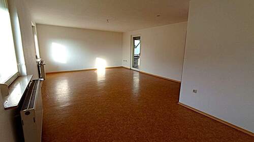 Wohnzimmer mit Balkon OG - 