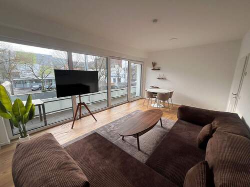 Wohn- und Esszimmer - Top-Gelegenheit! Möbilierte 2 Zimmer Wohnung mit Balkon in Bad Kreuznach zu vermieten