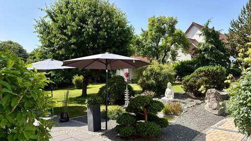 Haus mit Garten grün.JPG - 