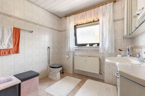 Erdgeschoss Badezimmer - 