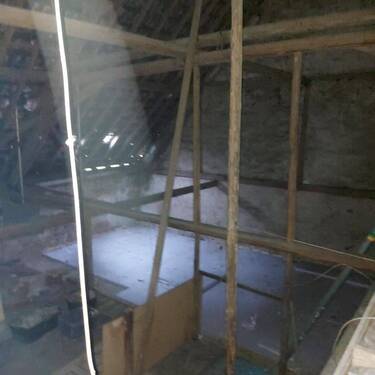 Dachgeschoss ausbaufähig - 