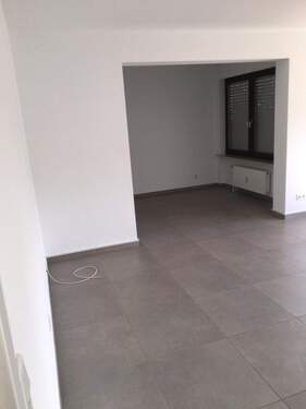 Wohnzimmer-Essplatz.jpg - Etagenwohnung mit 83,50 m² in Rödermark zum Kaufen