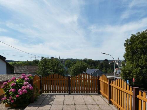 Blick von der Dachterrasse der Garage - 6 Zimmer Doppelhaushälfte in Birstein