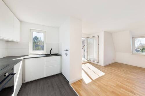 Offene Küche zum Wohnbereich/Zimmer 2 - 3 Zimmer Etagenwohnung zum Kaufen in Berlin