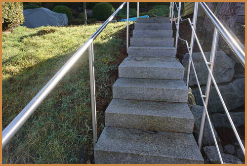 Steintreppe zum Garten - 