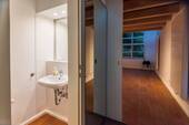 Eingang mit Gäste WC - 3 Zimmer Einfamilienhaus in Düsseldorf