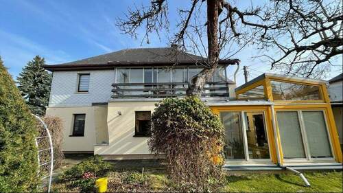 Rückansicht - Schönes Einfamilienhaus - bezugsfertig!