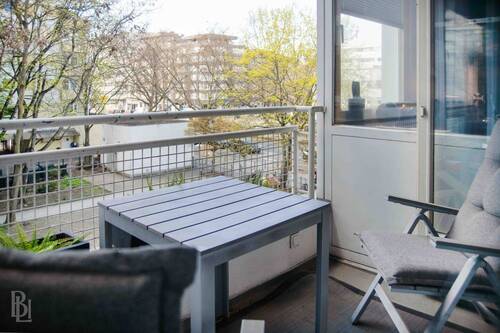 Balkon und Blick nach Draußen - 3 Zimmer Etagenwohnung in Berlin
