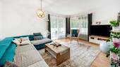 Wohnzimmer 1 - Großzügige Etagenwohnung mit 2 Balkonen und moderner Ausstattung in gepflegtem Mehrfamilienhaus