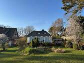 Sicht aus dem Garten - Schöner, freistehender Bungalow im Nedderland in Oberneuland