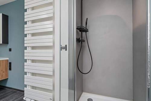 Bad mit Wanne und Dusche 7,11 m² - 