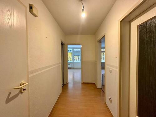 Flur - Etagenwohnung mit 61,40 m² in Bergisch Gladbach zum Kaufen