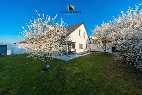 Hausansicht Gartenseite - 6 Zimmer Einfamilienhaus in Frickenhausen