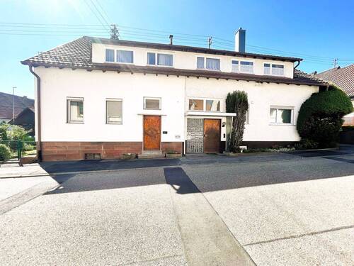 Doppelhaus - 8 Zimmer Mehrfamilienhaus, Wohnhaus in Wimsheim