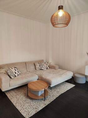 Wohnzimmer - 4 Zimmer Etagenwohnung zum Kaufen in Stuttgart