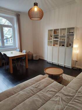 Wohnzimmer - 4 Zimmer Etagenwohnung in Stuttgart