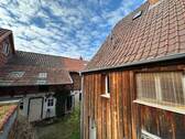 Teilansicht Haupthaus und Nebengelass - 