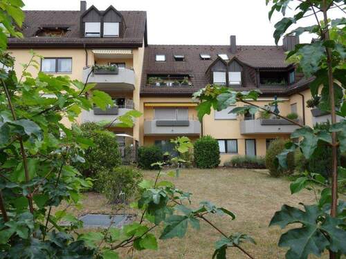 Wohnung 1. OG Mitte - Attraktive, großzügig bemessene 3-Zimmer-Wohnung, zentrumsnah in Altdorf - ruhige Lage.
