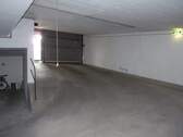 Breite Zufahrt zur TG - 