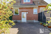 Separater Nebeneingang mit Terrasse - 