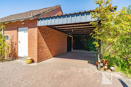 Carport mit angr. Fahrradraum - 