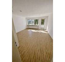 Helle 3-Zimmer-Wohnung mit Blick ins Grüne, überdachtem Balkon, Aufzug und TG in Nürnberg-Langwasser