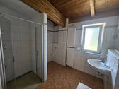 Bad mit Dusche - 