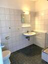 Bad mit Dusche - 